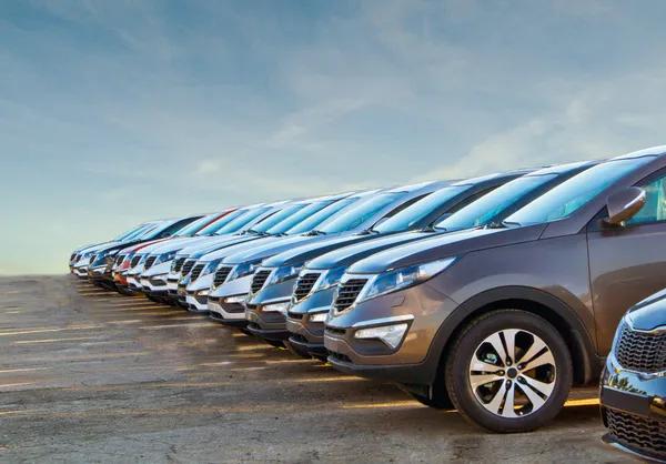 Online vs Offline Car Dealership Pros and Cons