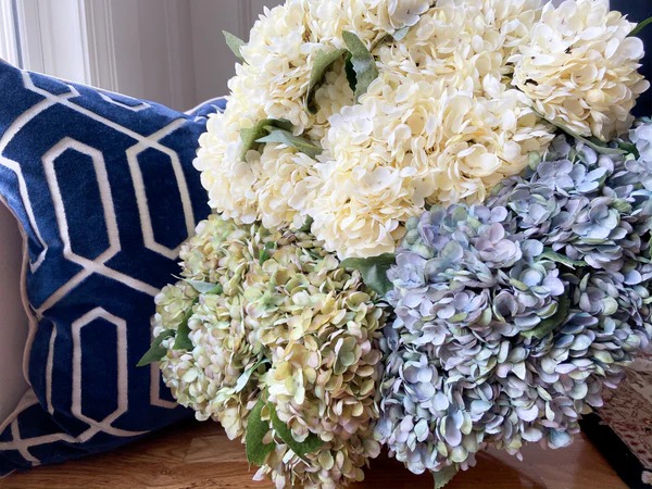 What We Learned After Supplying Artificial Flowers to 200+ Retail Stores