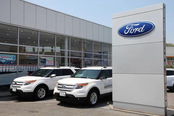 Shop Quality Cars at a Professional ford dealer wisconsin